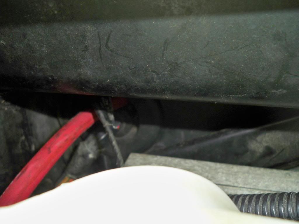where to run my amp power wire. - JeepForum.com